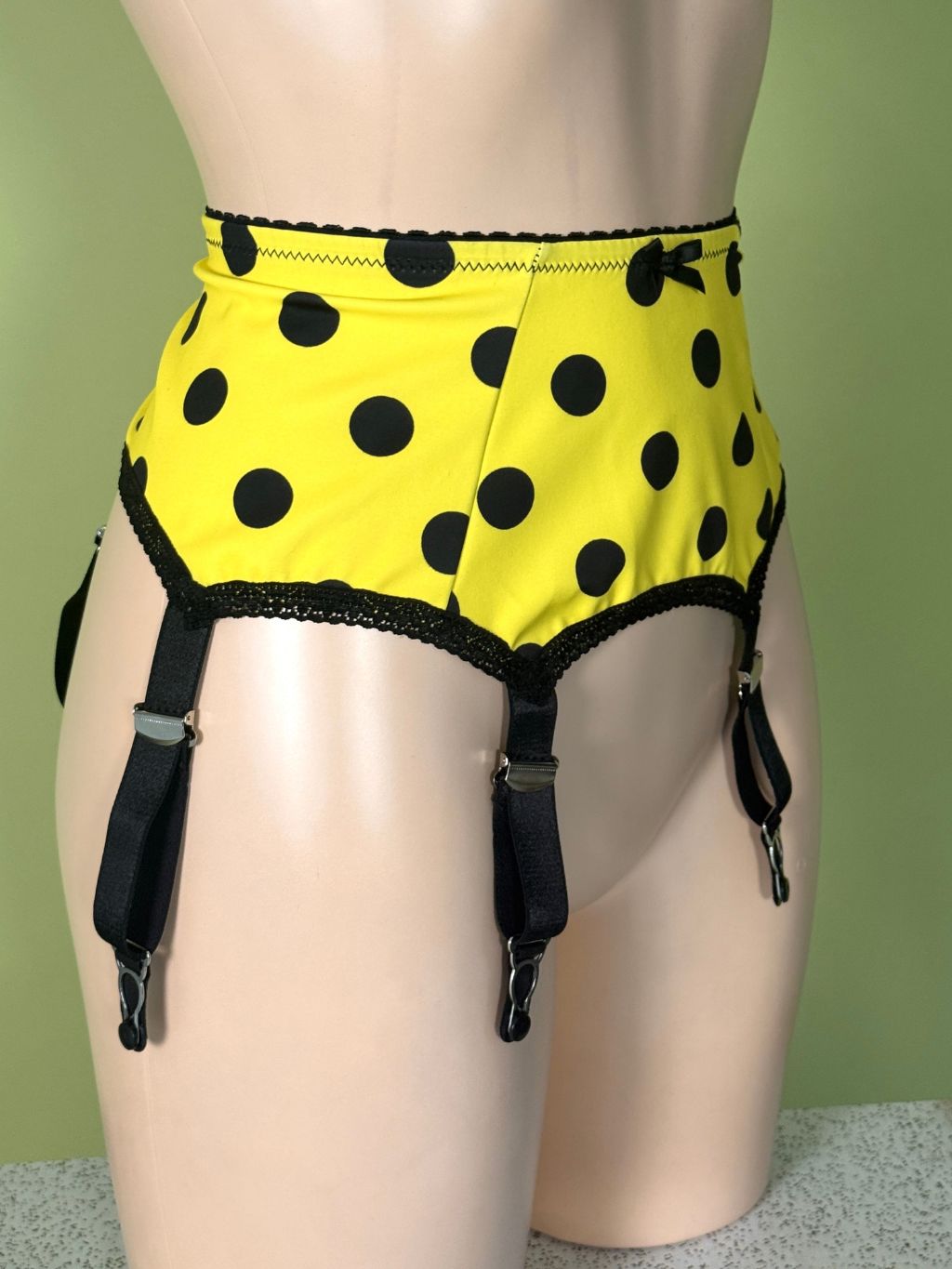 Ladybug Yellow 6 Strap Suspender Belt 003